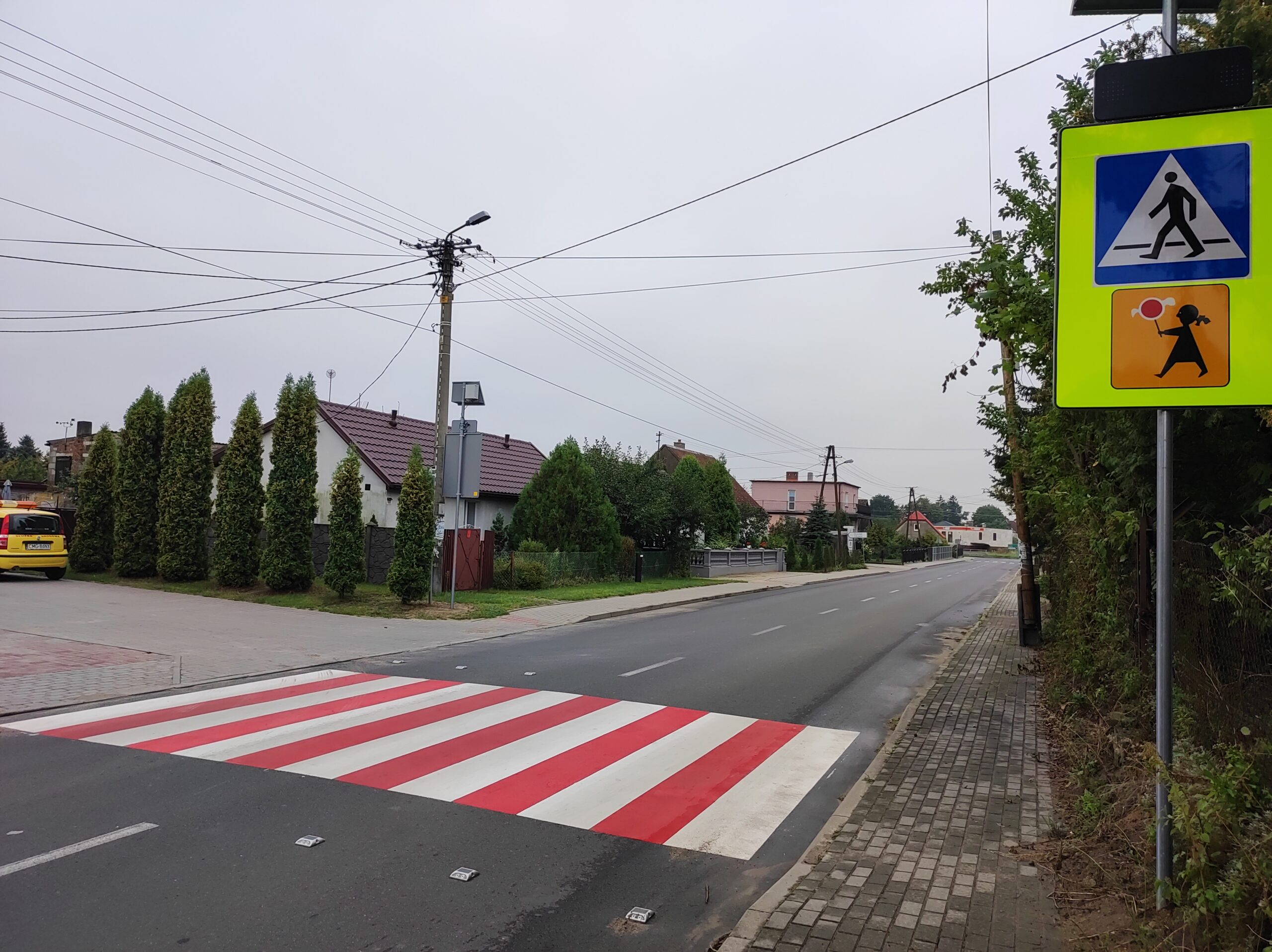 Bezpieczne przejście dla pieszych wykonano w ciągu drogi powiatowej nr 2453C Strzelno – Wójcin