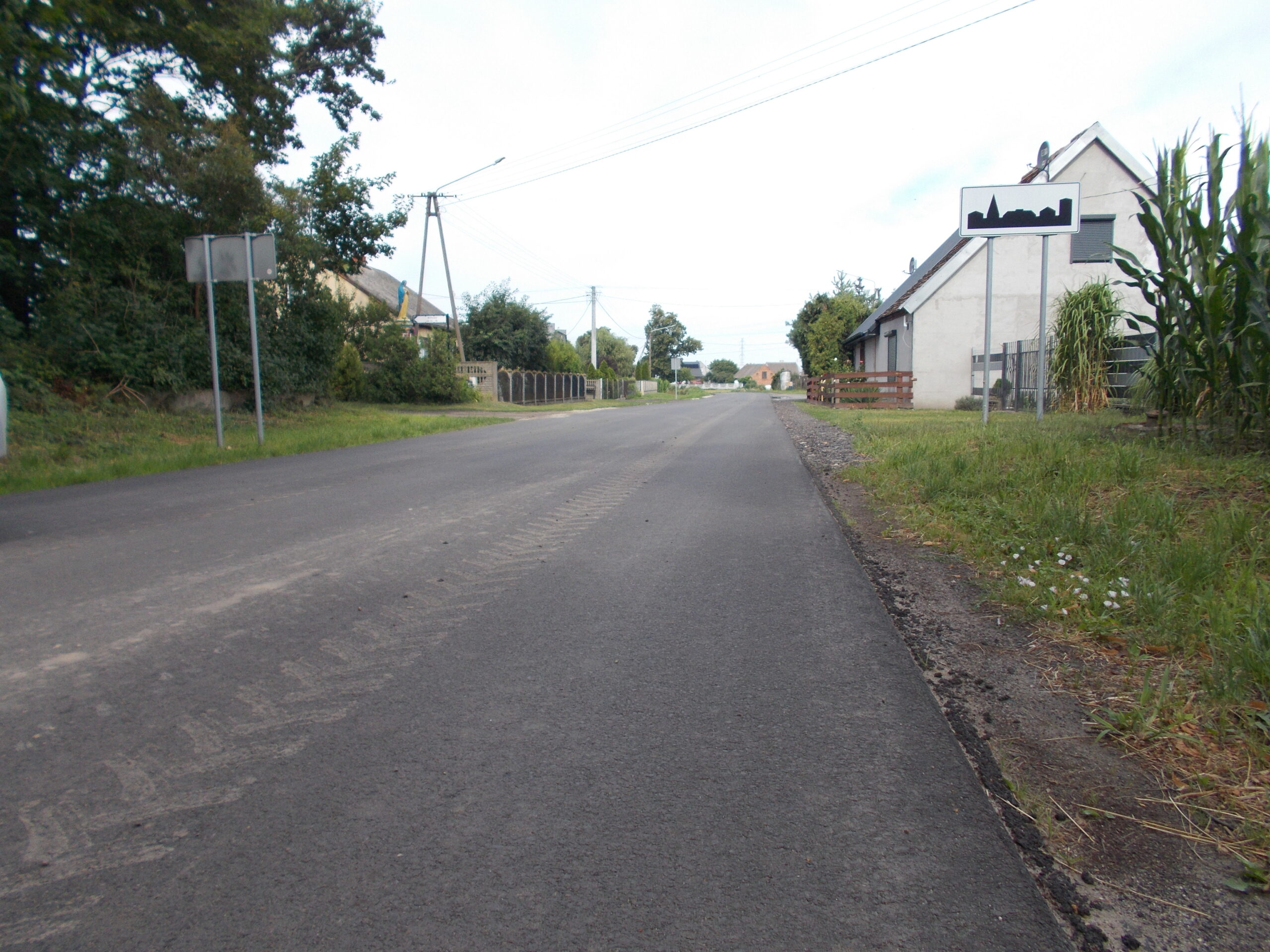 Remont dróg powiatowych  nr 2455C w km 0+000-7+148 odc. Młyny-Włostowo na długości 7,148km oraz nr 2457C w km 4+964-7+755 odc. w miejscowości Jeziora Wielkie na długości 2,791km o łącznej długości 9,939 km