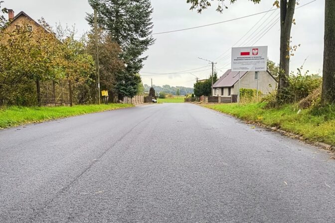 “Remont dróg powiatowych nr: 2401C w km 0+000 – 5+951, 2422C w km 0+000 – 6+029, 2459C w km 0+000 – 5+986, o łącznej długości 17,966 km”